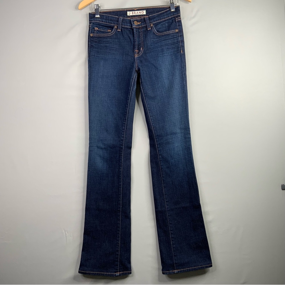 J-Brand Dark Wash Straight Leg  Mid-Rise Classic Women’s Denim Jeans. Size 26.